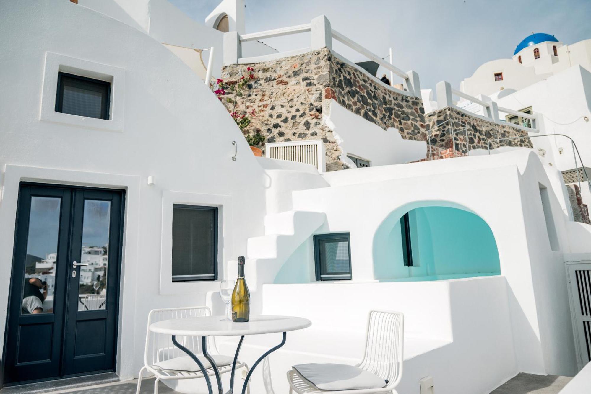 Chelidonia Luxury Suites Oia  Exterior photo