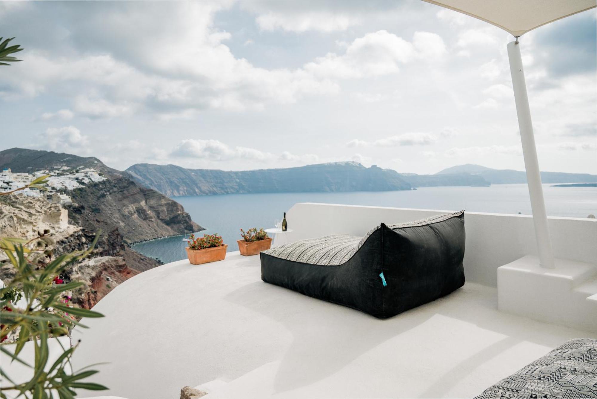 Chelidonia Luxury Suites Oia  Exterior photo