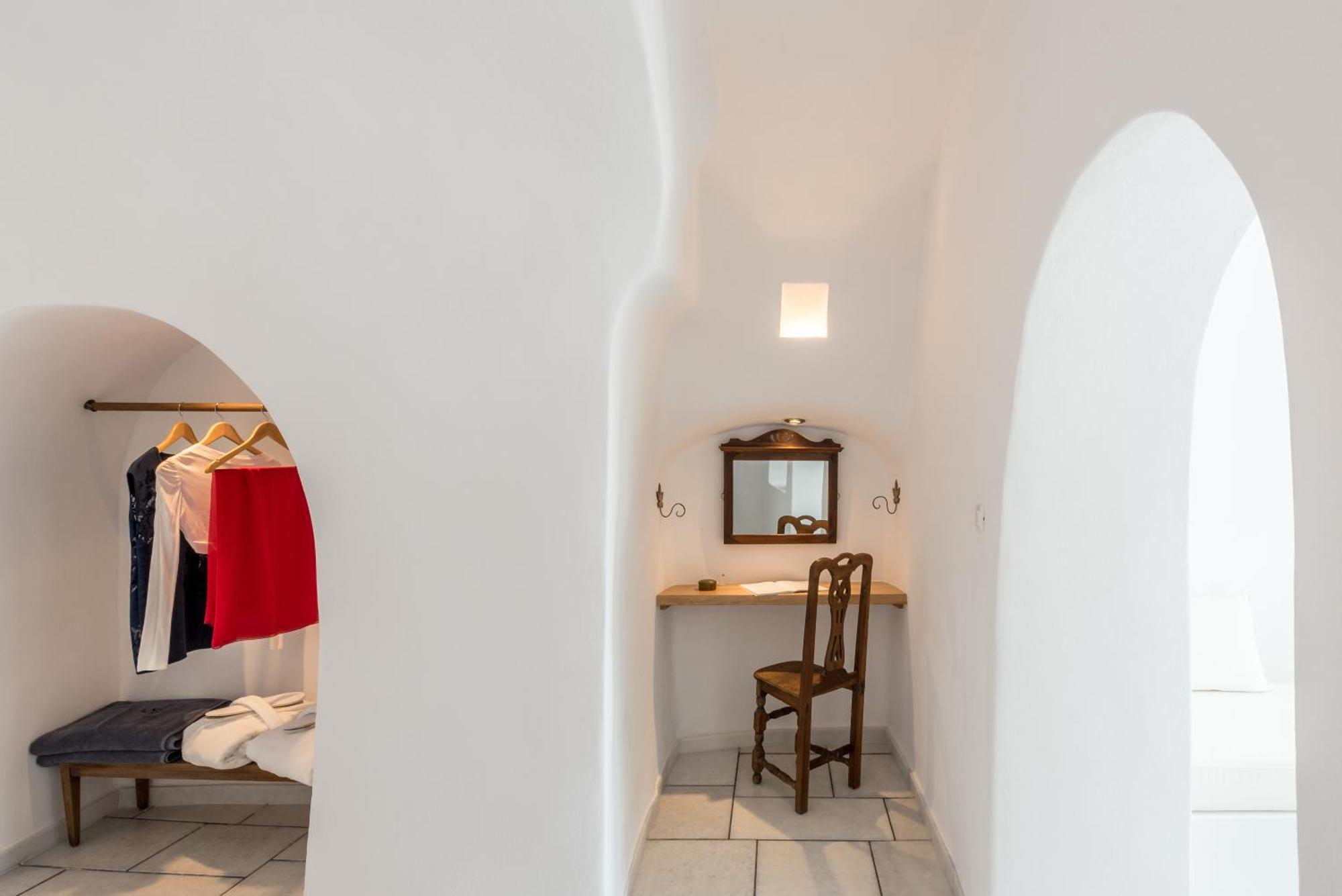 Chelidonia Luxury Suites Oia  Exterior photo