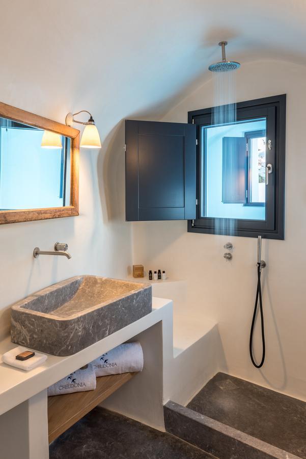 Chelidonia Luxury Suites Oia  Exterior photo