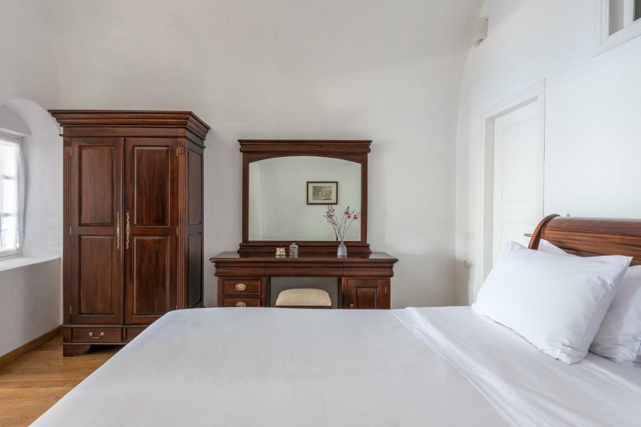 Chelidonia Luxury Suites Oia  Exterior photo