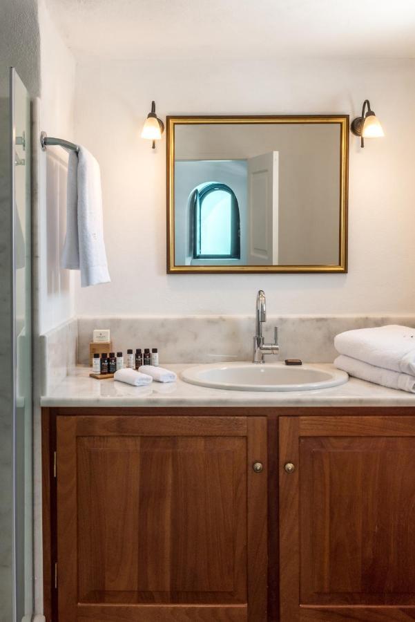 Chelidonia Luxury Suites Oia  Exterior photo